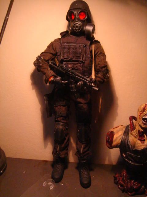 hunk figure resident evil