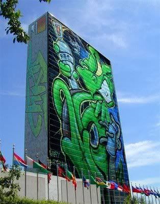 http://i215.photobucket.com/albums/cc11/ralfy_tm/graffiti_studio_2.jpg