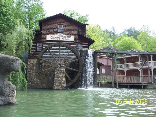 2009smokiesvacation-dollywood064.jpg