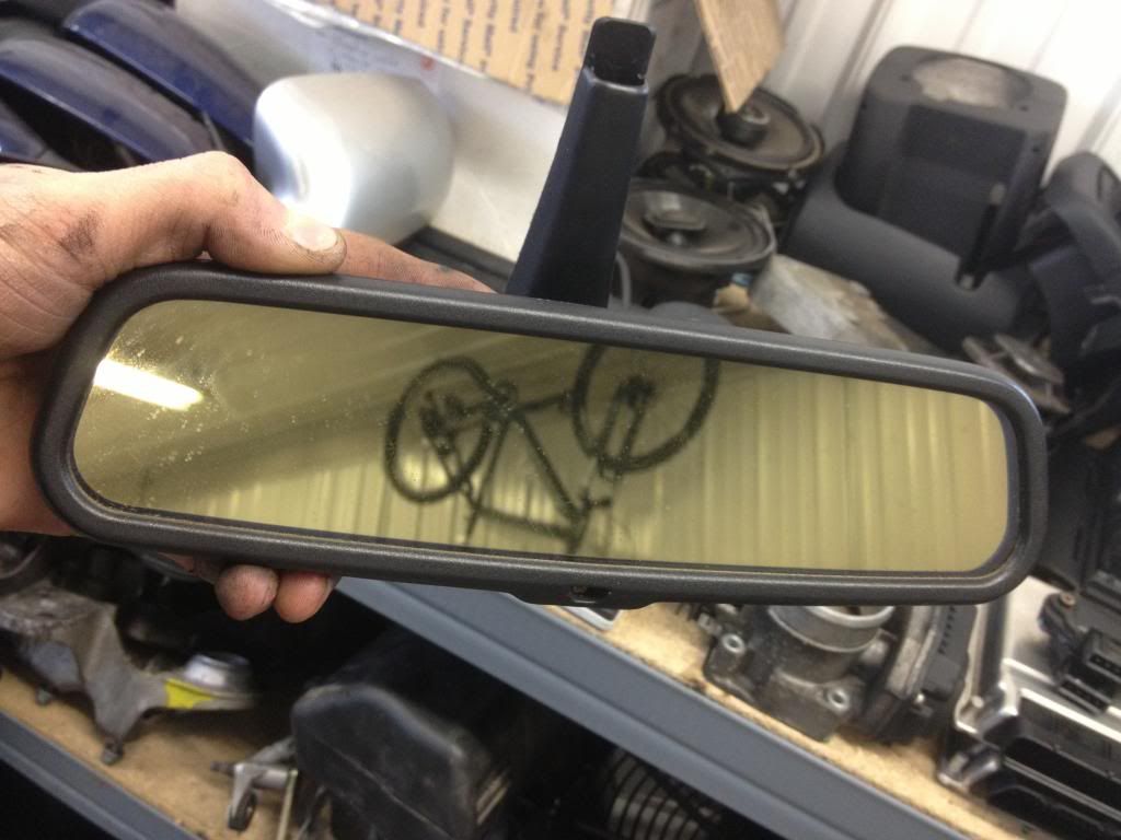 Auto dimming rear view mirror not leaking but...?? VW Vortex