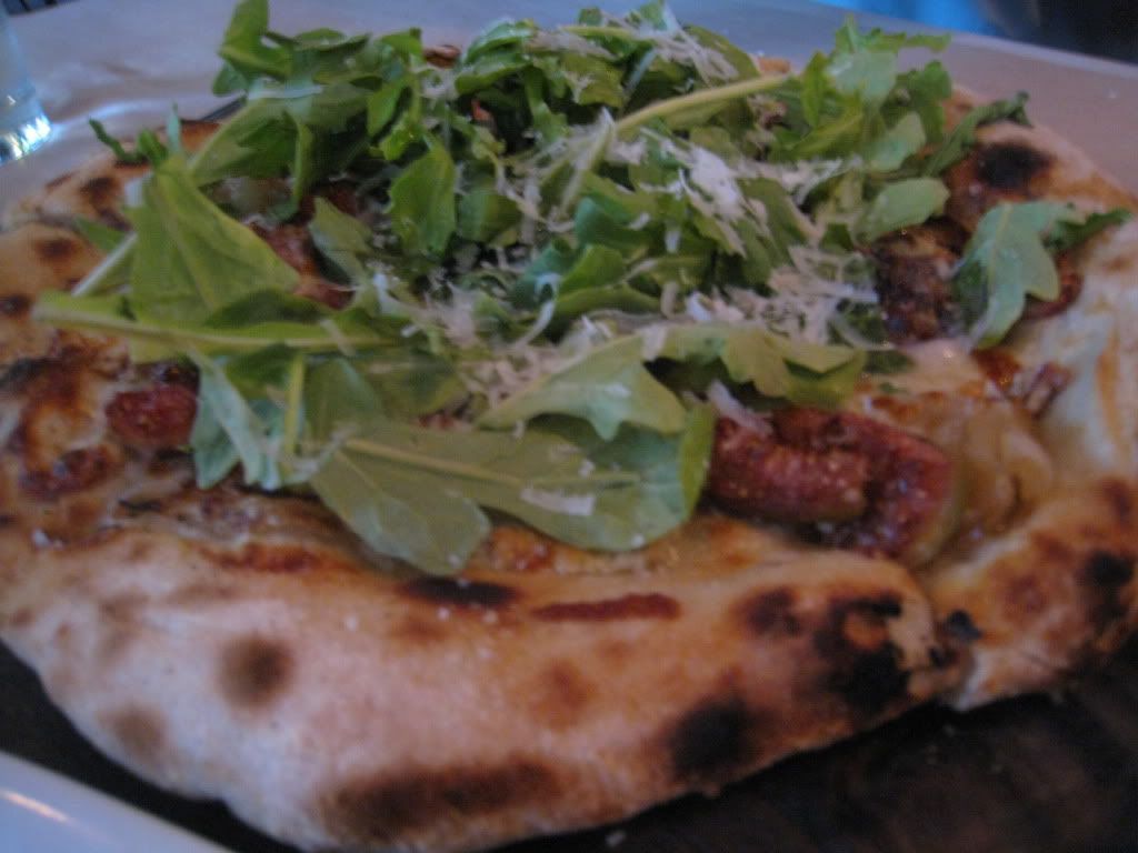 Cucina Urbana fig and gorgonzola pizza