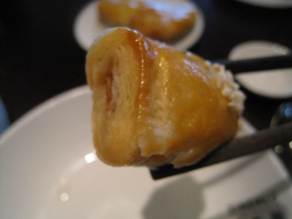Xinalu barbecue pork puff-pastry with sesame