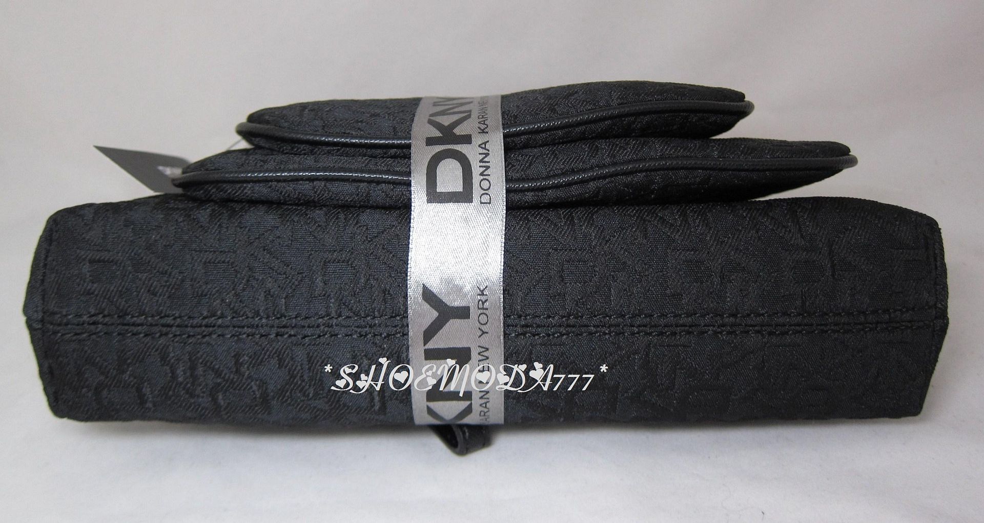 DKNY T&C Logo Makeup Vanity Case Gift Set Organizer Bag Purse Wristlet