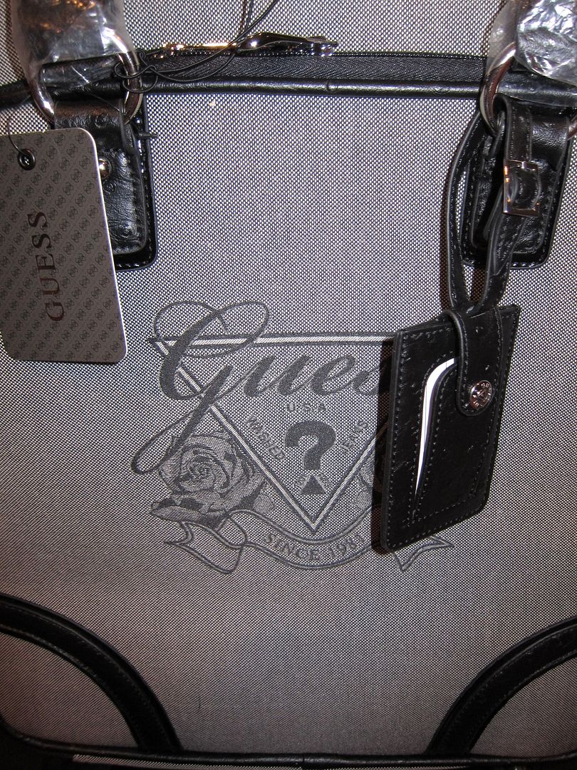 GUESS Avignon 20" 4 Wheel Fashion Spinner Upright Travel Luggage