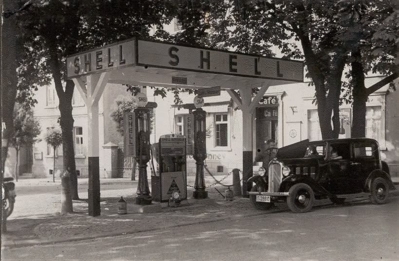 http://i215.photobucket.com/albums/cc19/bestelgeit/benzinestationShellmetauto.jpg