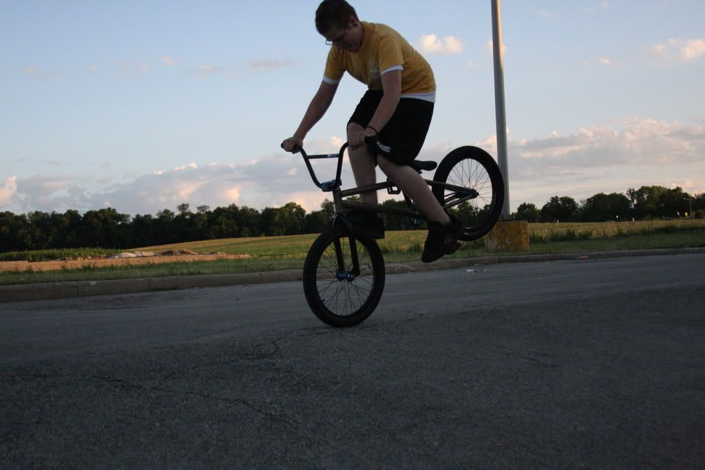 IMAGE: http://i215.photobucket.com/albums/cc241/jpossemato/moreriding005.jpg