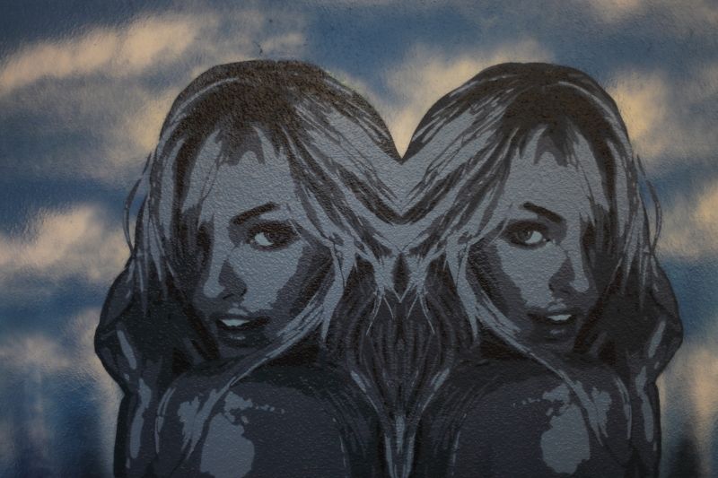 IMAGE: http://i215.photobucket.com/albums/cc249/phil633/0004.jpg