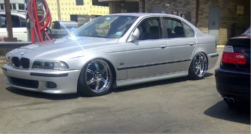  a few pics its a 99 528i with M5 kit 19inc staggered rims SLAMMED