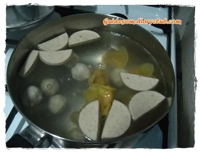 23 July 2008 แม่บ้านมือใหม่กะ เมนูเกี๊ยวหมู กอดกุ้งยักษ์